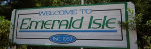 A photo of the emerald isle welcome sign.